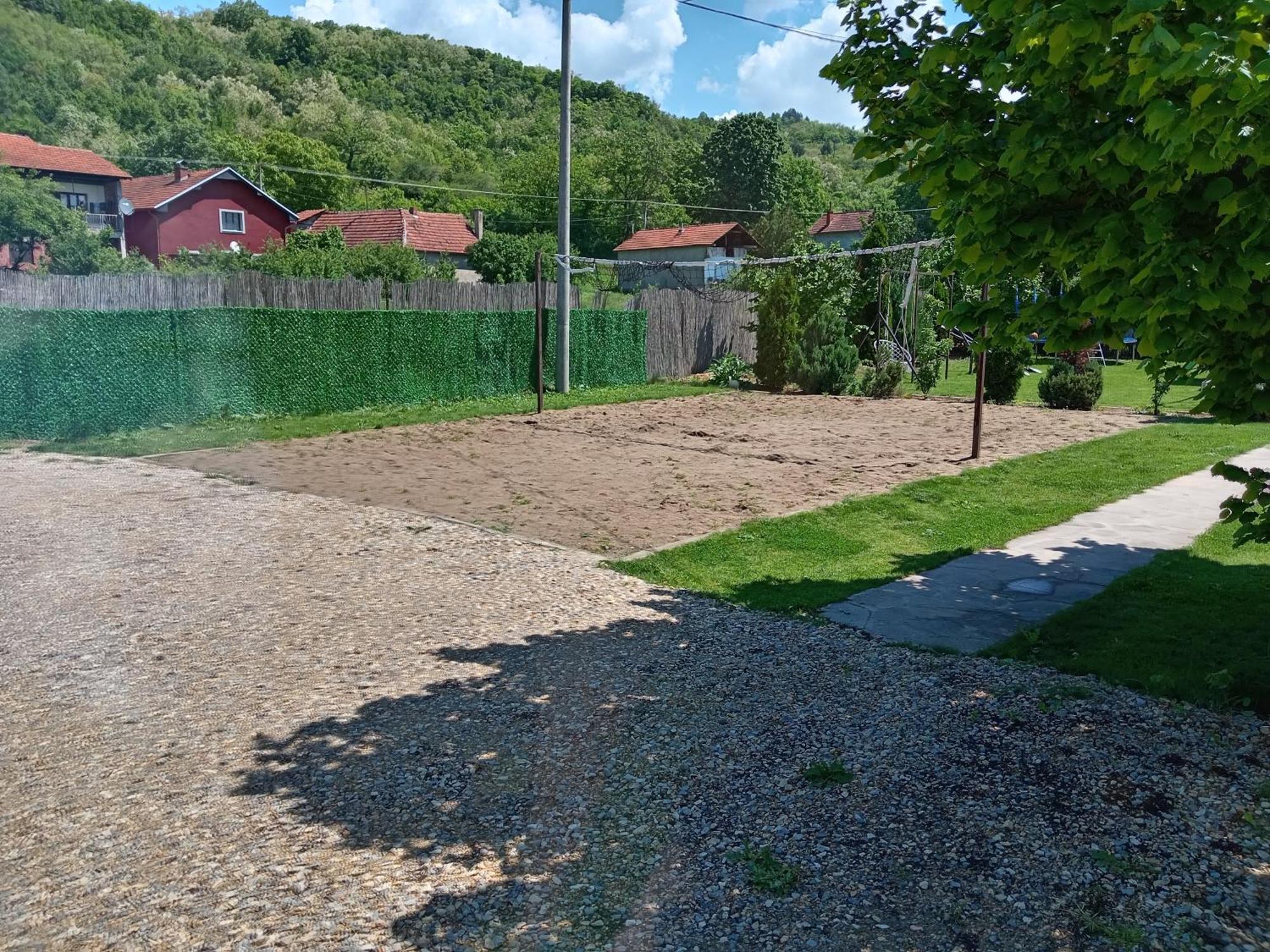 Vila Viktori Пирот Екстериор снимка